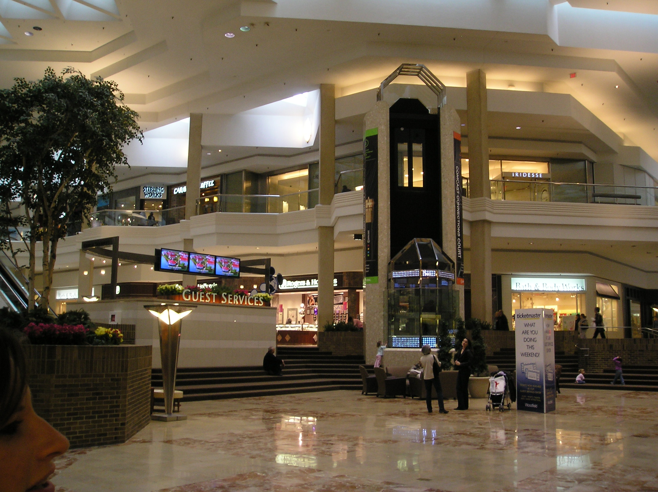 mall in hollister ca