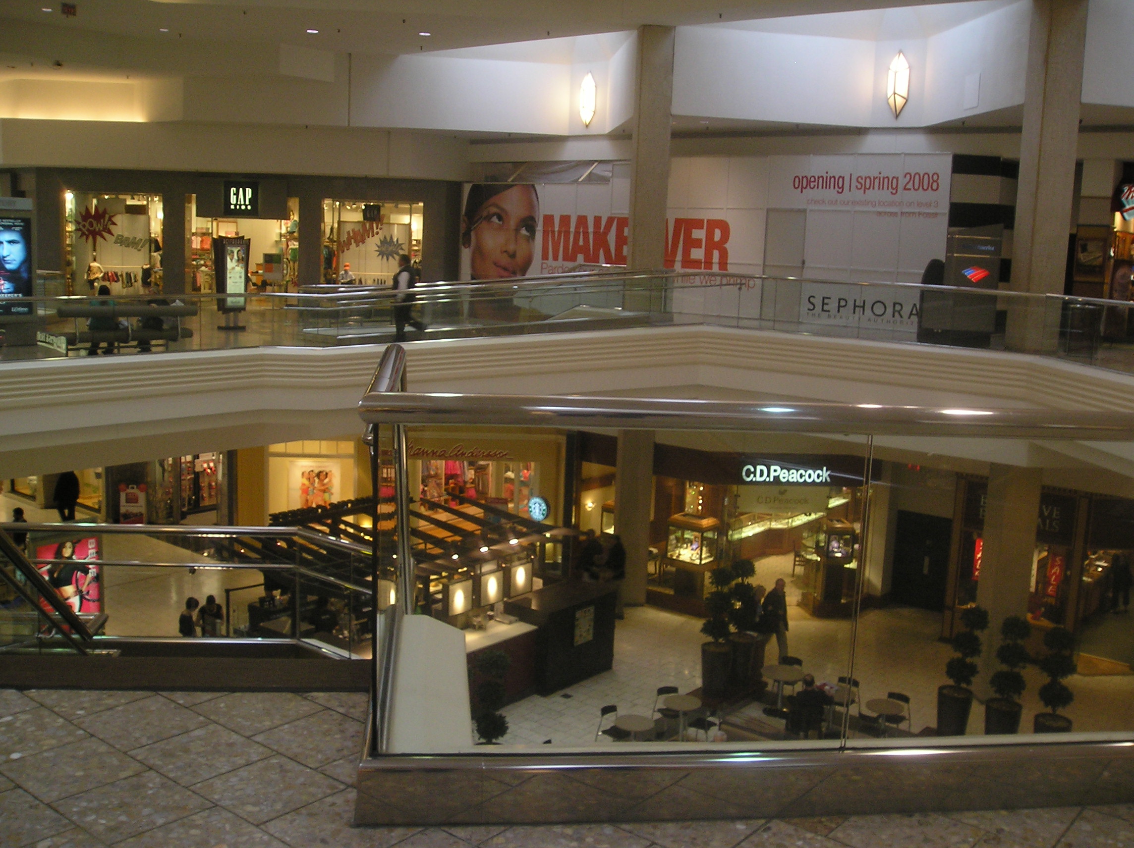 hollister woodfield mall